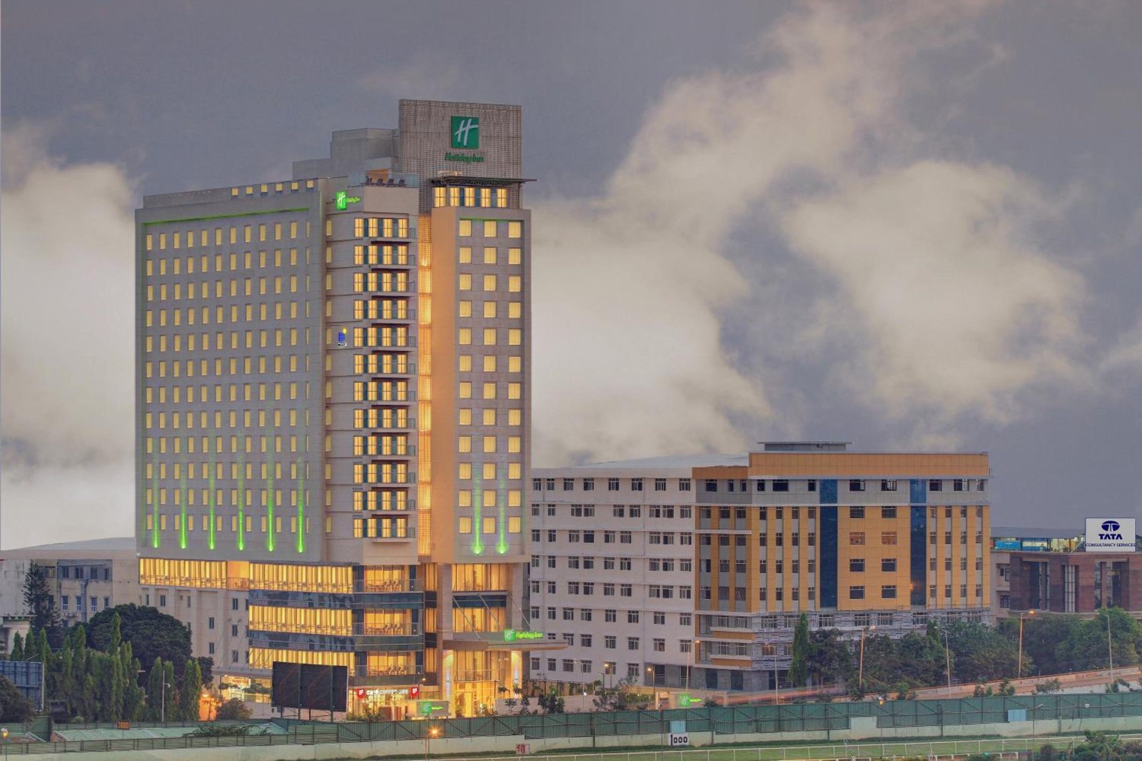 Holiday Inn Bengaluru Racecourse by IHG — photo 2