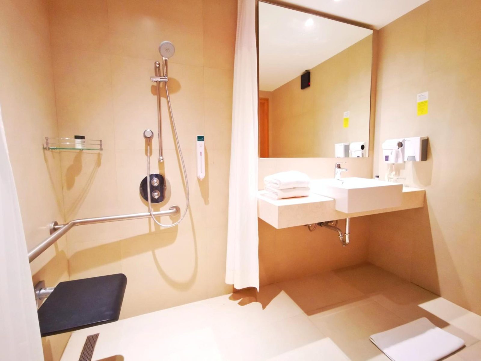Holiday Inn Bengaluru Racecourse by IHG — photo 5
