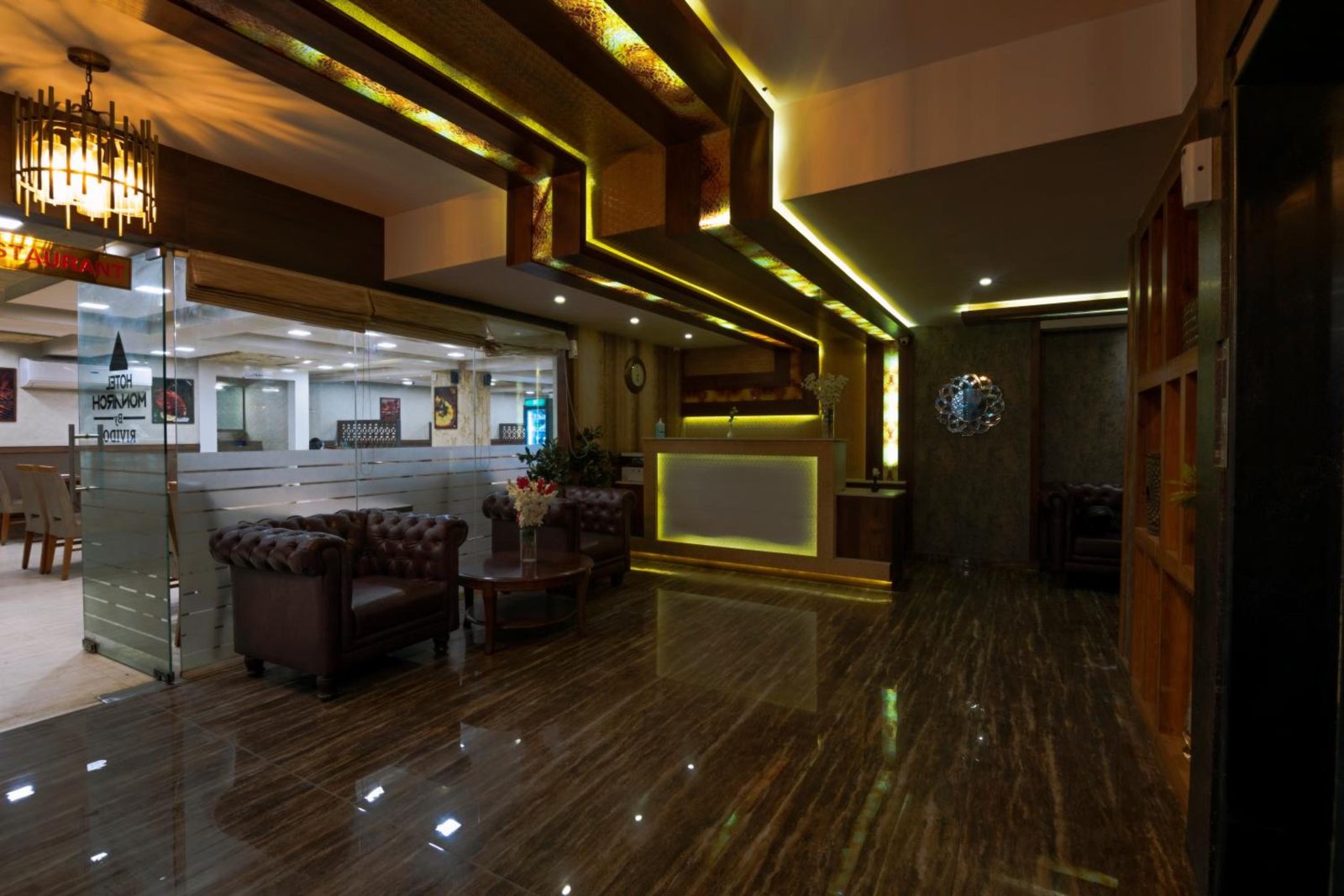 Hotel Monarch International — photo 2