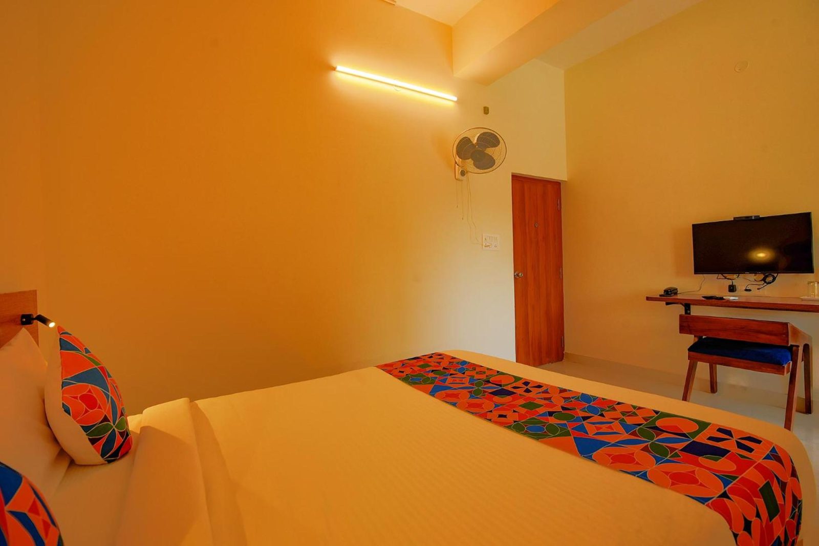 FabHotel GR Lake View - BTM Layout — photo 4