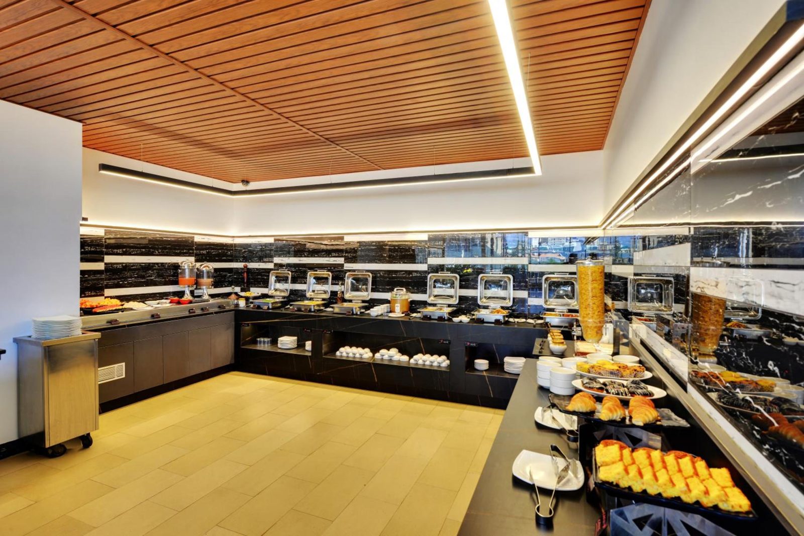 Iris The Business Hotel — photo 5