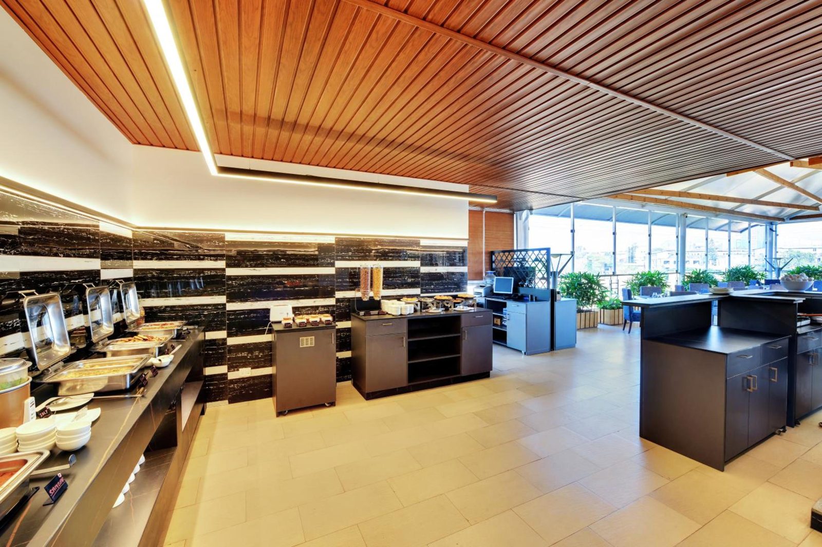 Iris The Business Hotel — photo 4
