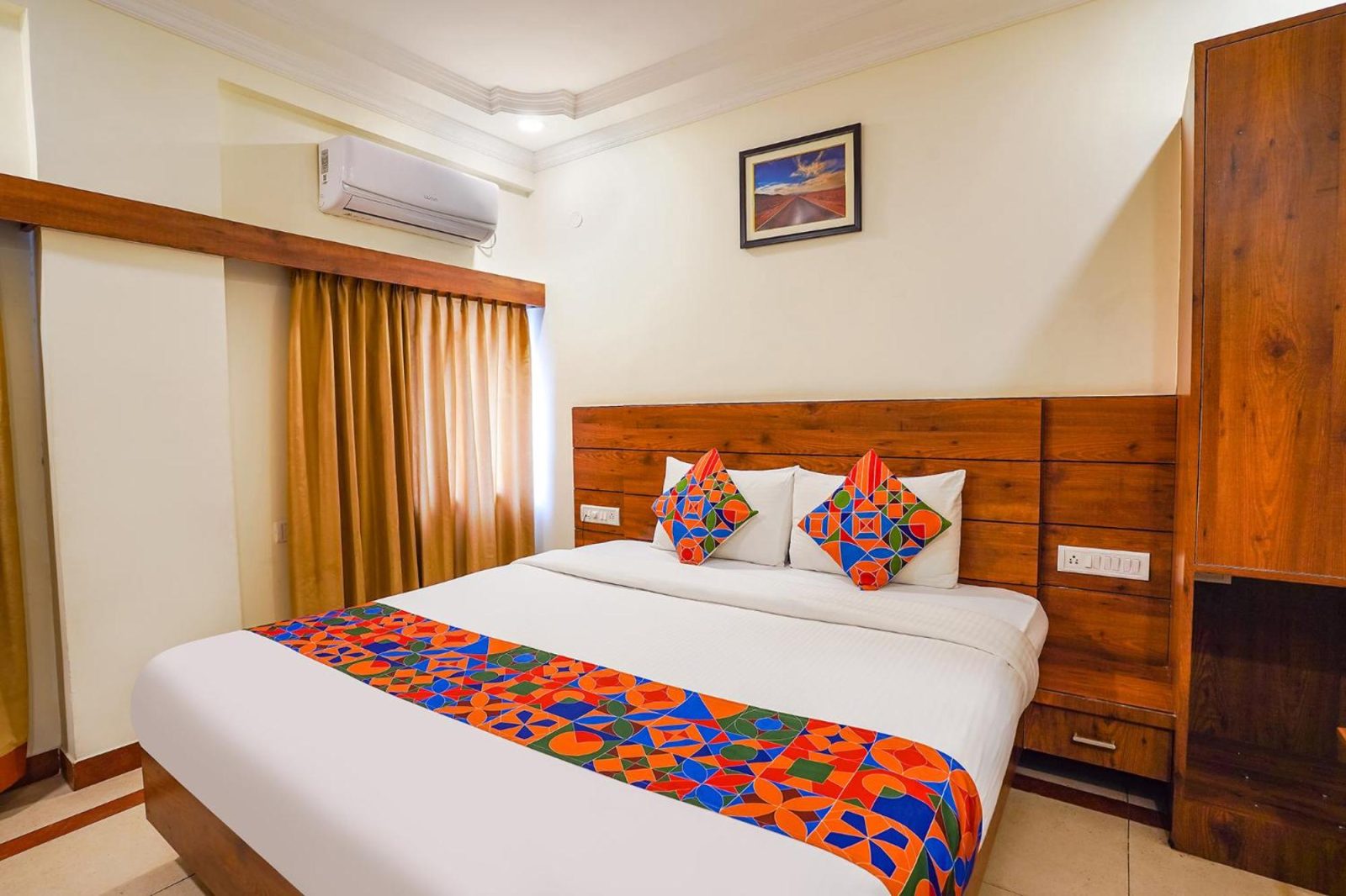 HOTEL SAVI iNN NEAR BENGALURU PALACE — photo 3