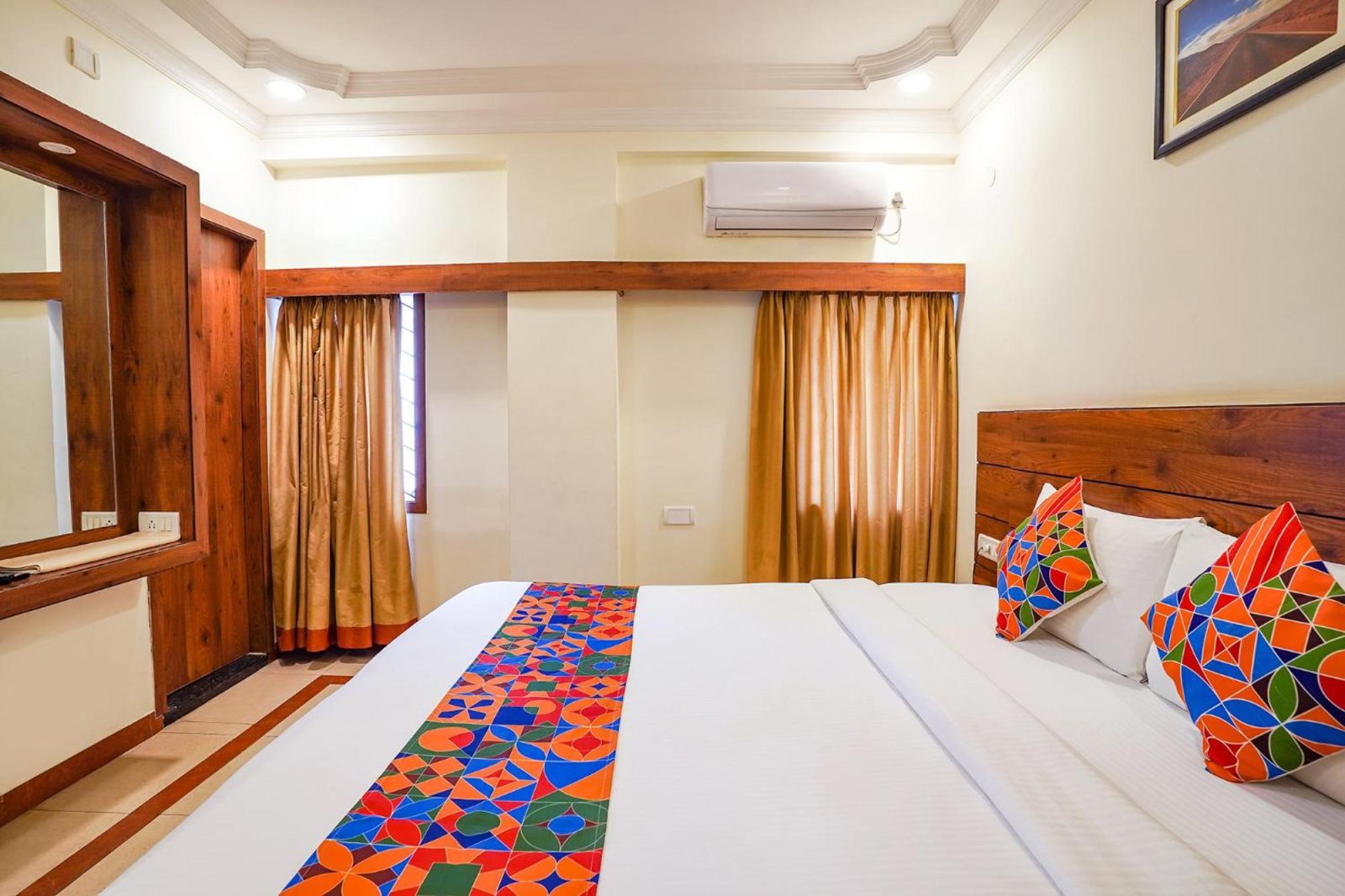 HOTEL SAVI iNN NEAR BENGALURU PALACE — photo 4